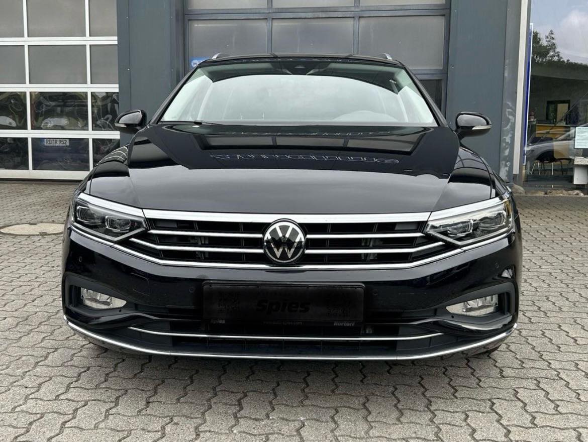Volkswagen Passat Variant Elegance 4Motion Shz Matrix ACC – Image 2