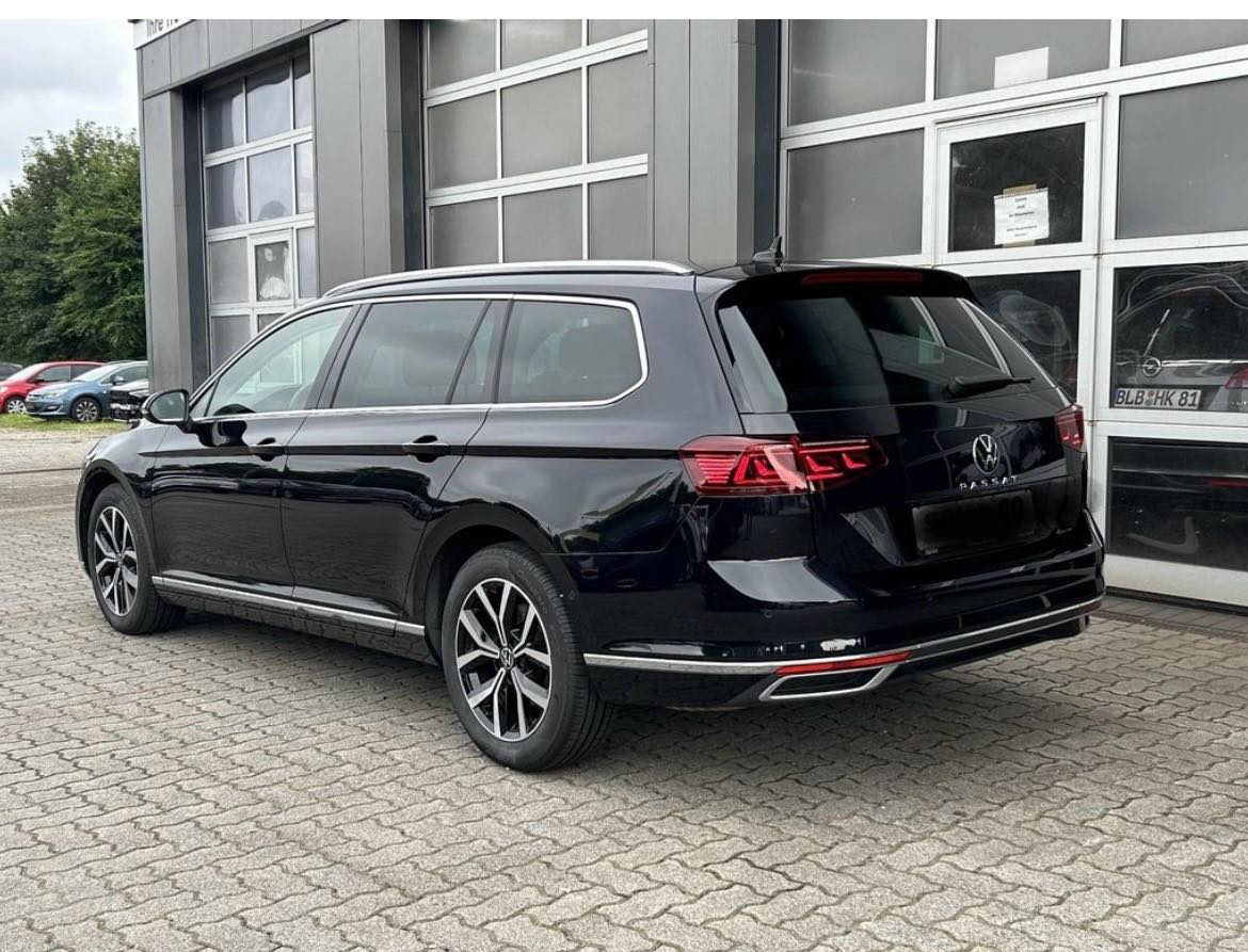 Volkswagen Passat Variant Elegance 4Motion Shz Matrix ACC – Image 11