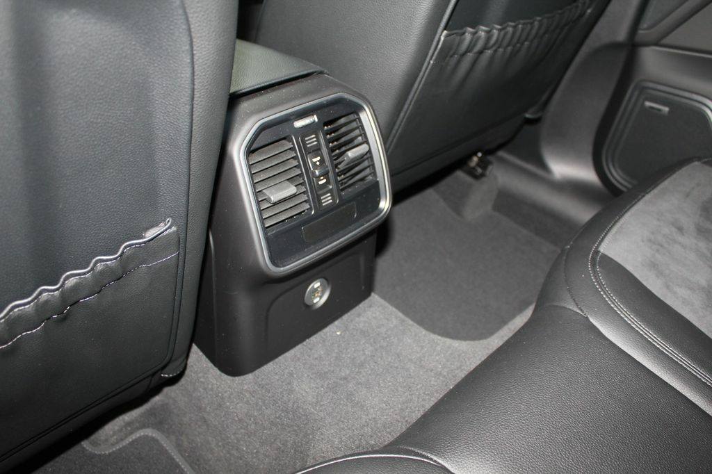 Porsche Macan Panorama/RCam/BOSE/Alcantara/Memory – Image 2