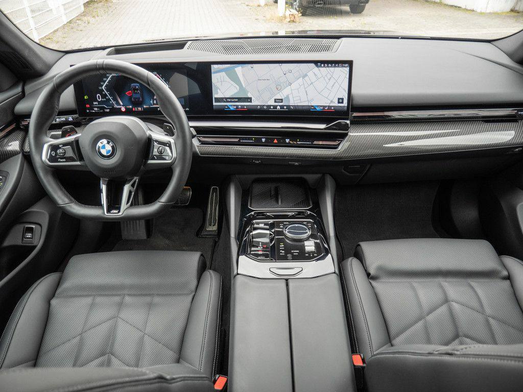 BMW 520i M-Sport PANO+AHK – Image 5