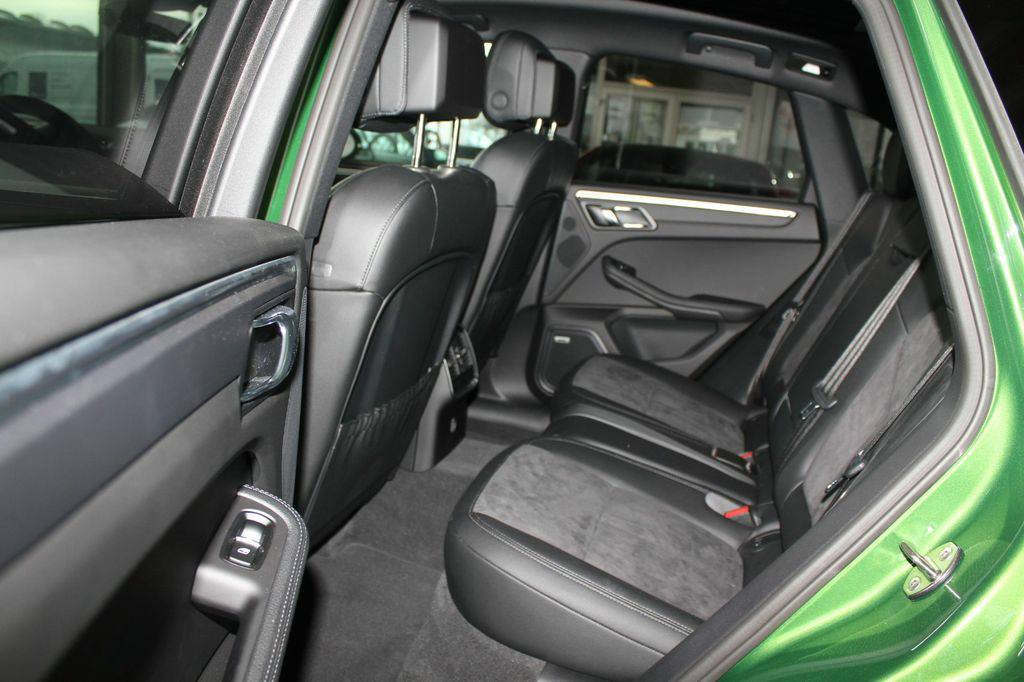 Porsche Macan Panorama/RCam/BOSE/Alcantara/Memory – Image 13