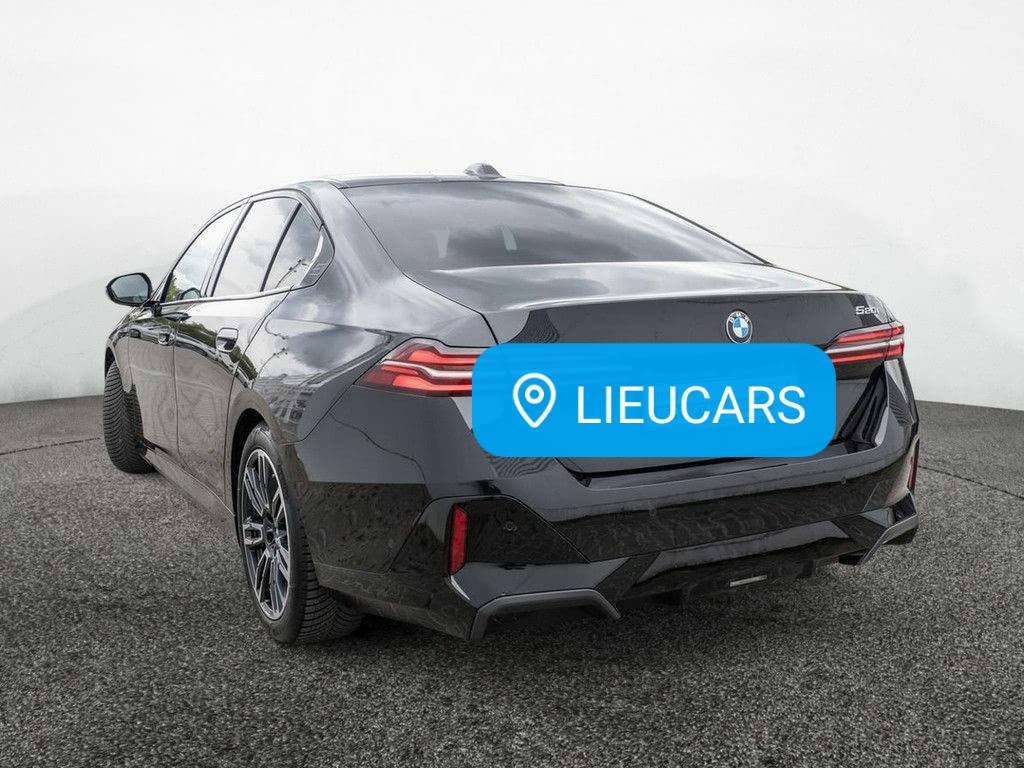 BMW 520i M-Sport PANO+AHK – Image 11