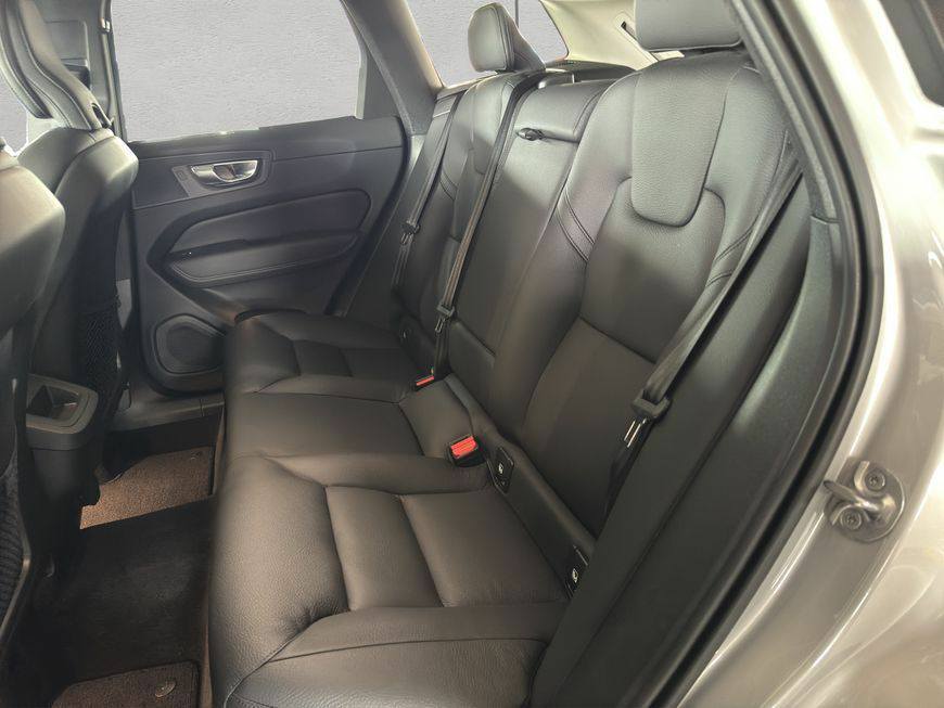 Volvo XC60 B4 D Core – Image 9