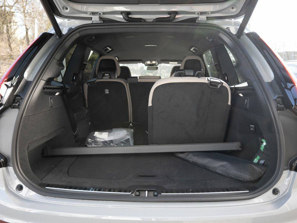 Volvo XC90 T8 Plus Dark Recharge AWD 7-PLACES FACEL – Image 14