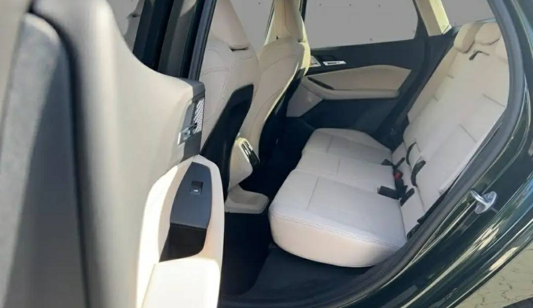 BMW 223 Active Tourer i xDrive LED Park-Assist HUD – Image 11