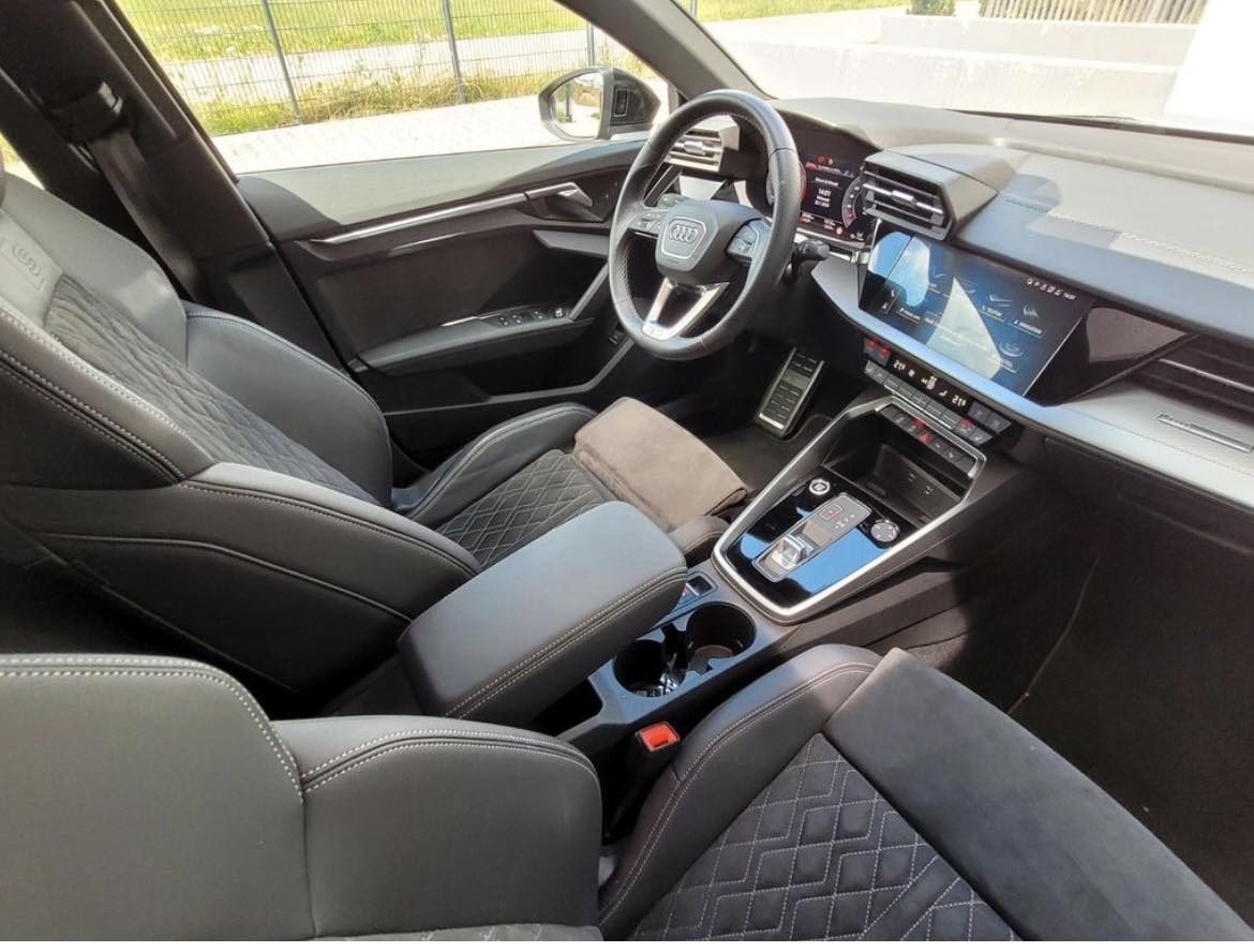 Audi A3 Sportback 35 TDI 2x S line Panorama 18" Black – Image 4