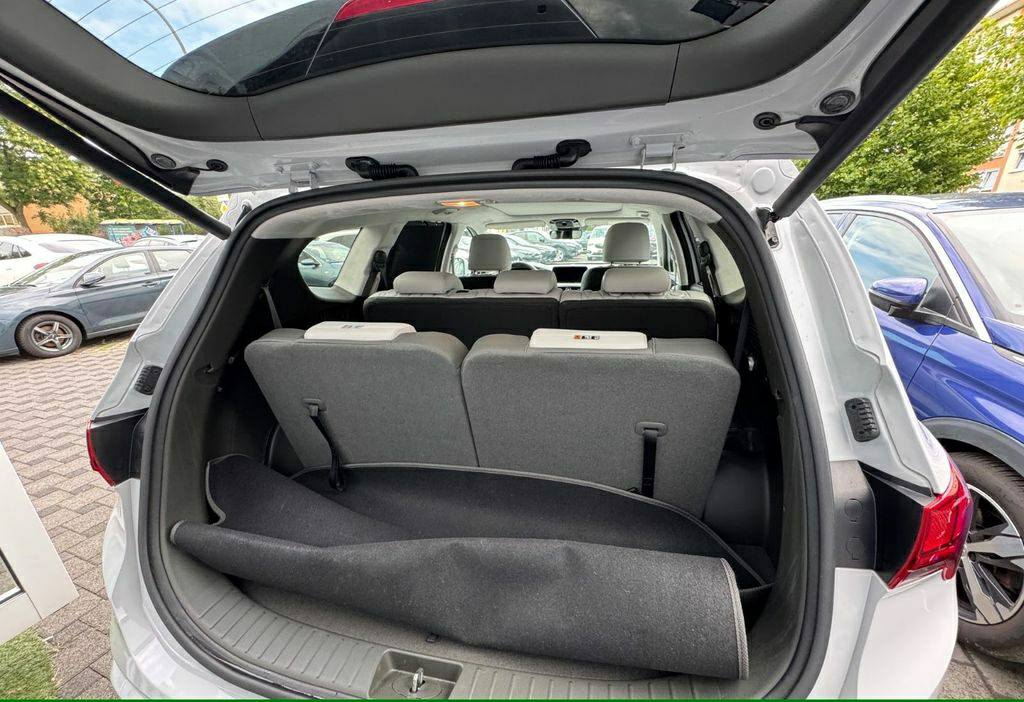 Hyundai Santa Fe Signature Plug-In Hybrid – Image 16
