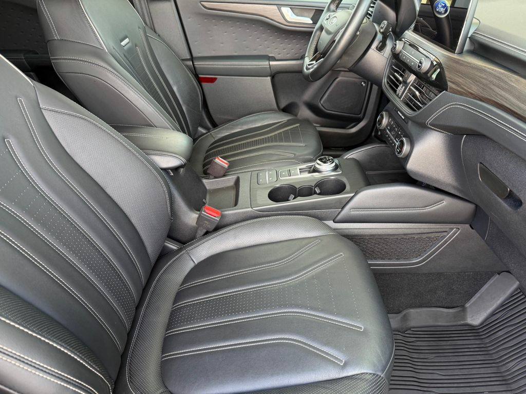 Ford Kuga Plug-In Hybrid 2.5 – Image 16