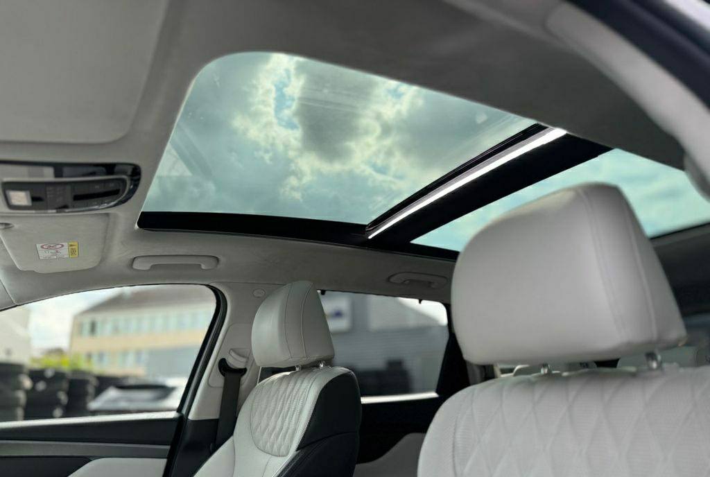 Hyundai Santa Fe Signature Plug-In Hybrid – Image 12