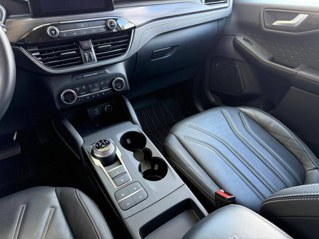 Ford Kuga Plug-In Hybrid 2.5 – Image 14