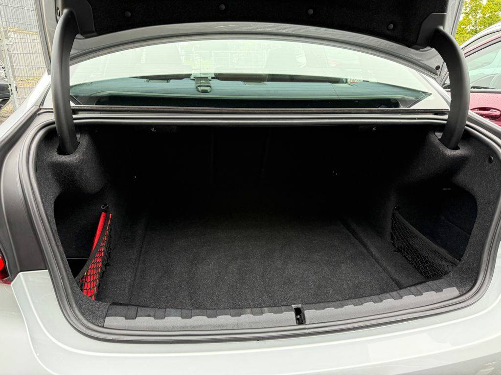 BMW 318d Lim. Luxury Line Leder,LED,Shz,Navi,S-Dach – Image 6