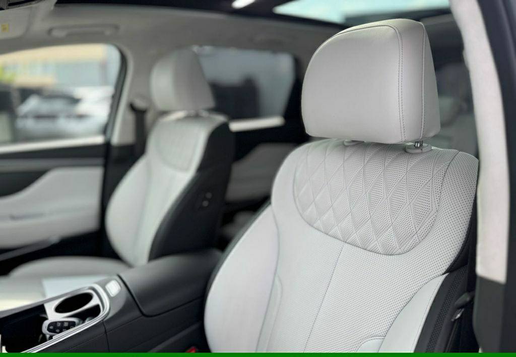 Hyundai Santa Fe Signature Plug-In Hybrid – Image 11