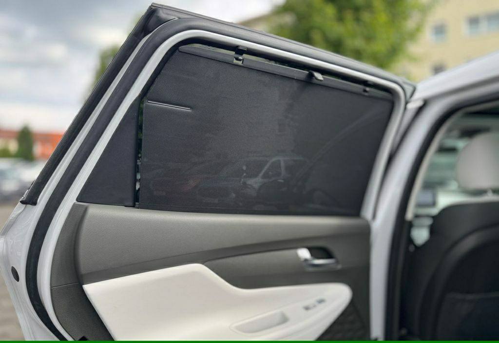 Hyundai Santa Fe Signature Plug-In Hybrid – Image 8