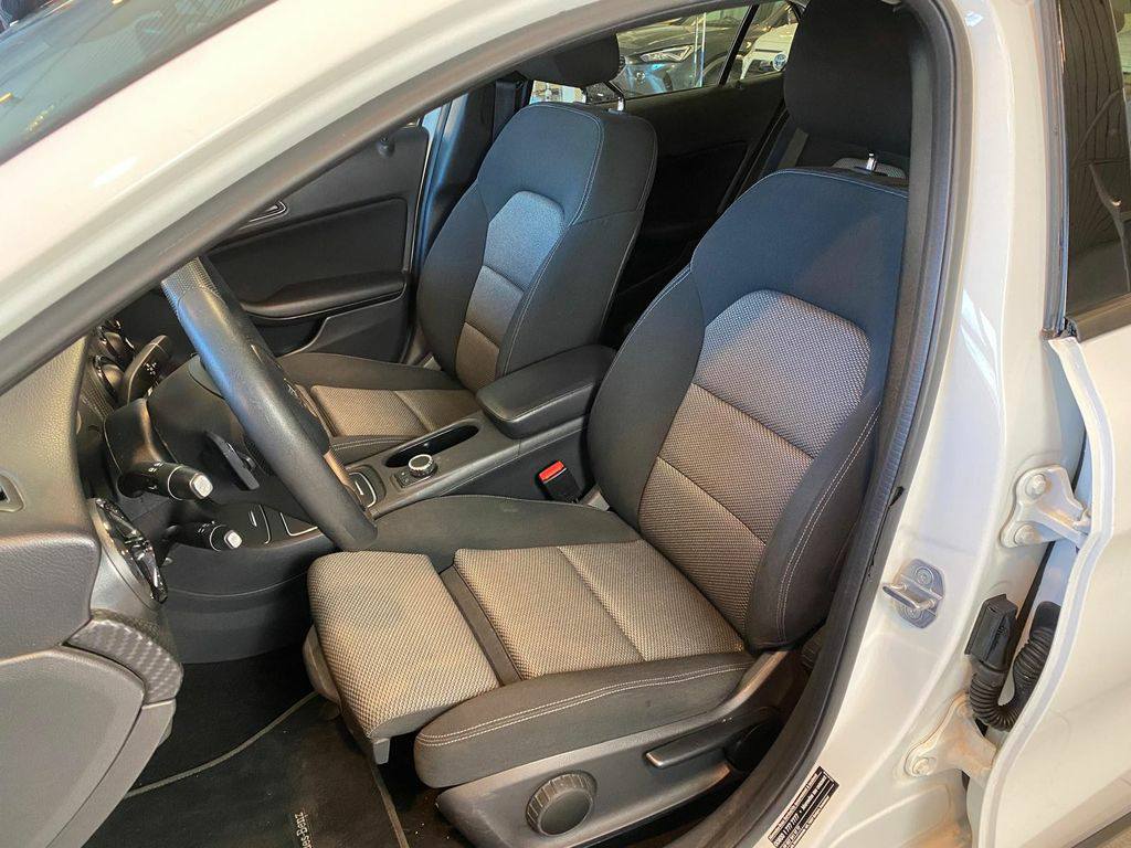 Mercedes-Benz GLA 200 CDI – Image 4