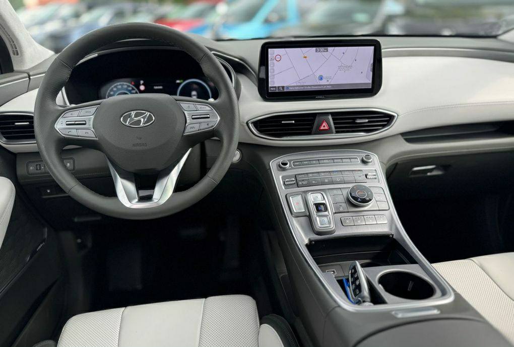 Hyundai Santa Fe Signature Plug-In Hybrid – Image 4