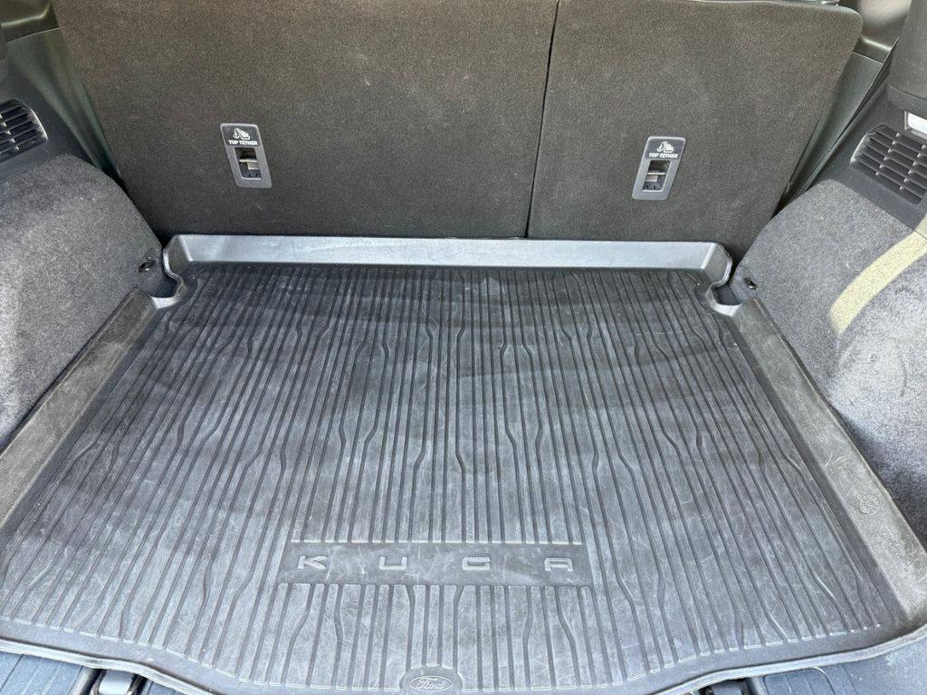 Ford Kuga Plug-In Hybrid 2.5 – Image 5