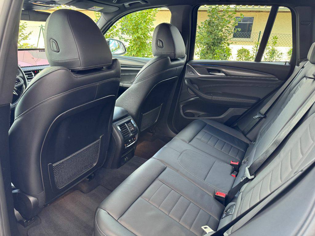 BMW X3 xDrive 30e M-SPORT – Image 12